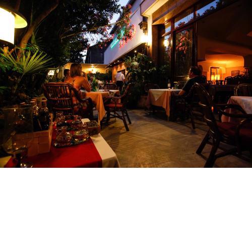 Rubin Kitchen&Wine Rooms