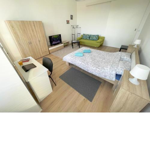 Sea star apartments