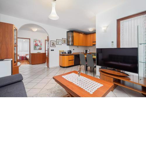 Sea View Apartment - Roberto