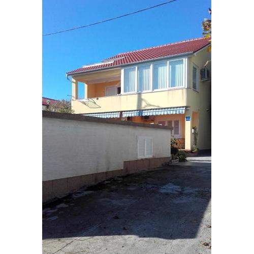 Seaside apartments with a swimming pool Banjol, Rab - 5007