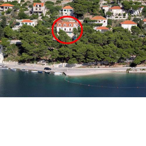 Seaside apartments with a swimming pool Pucisca, Brac - 9697