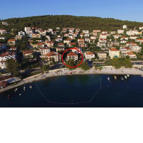 Seaside family friendly house with a swimming pool Trogir - 17358