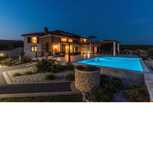 Seaside luxury villa with a swimming pool Cove Mihovilje, Pag - 16124