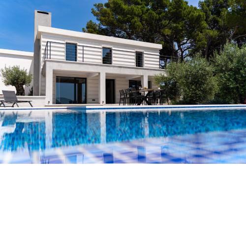 Seaside luxury villa with a swimming pool Sumartin, Brac - 5639