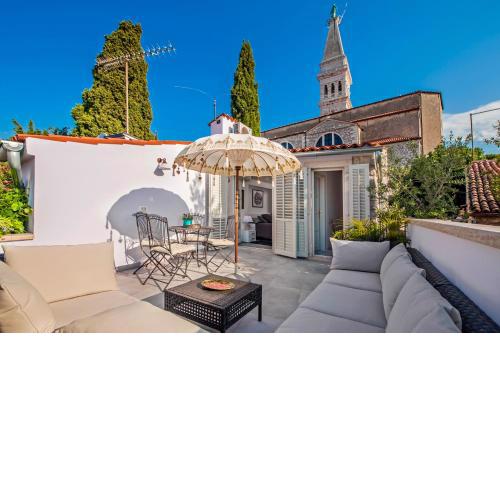 Seaview House Rosali