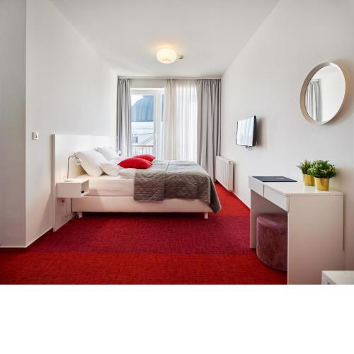 SkyLux Apartments by Irundo