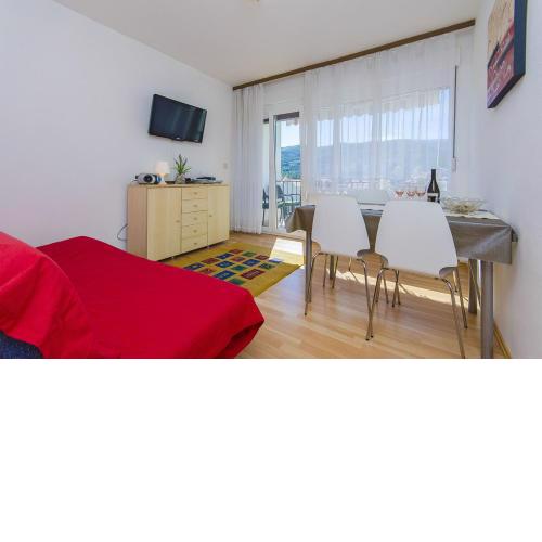 Spacious apartment with three double bedrooms