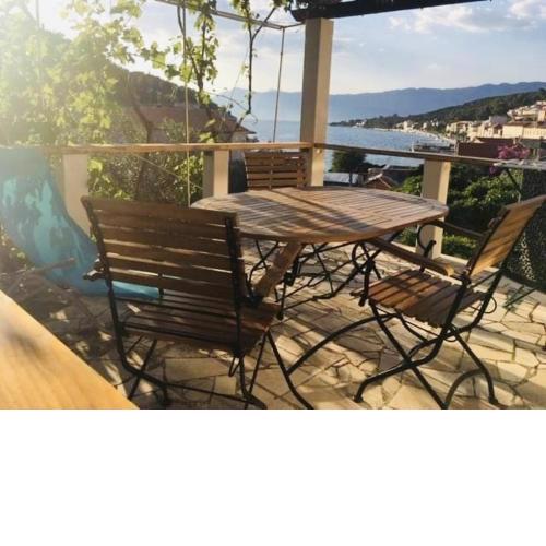 Studio apartment in Povlja with sea view, terrace, air conditioning, WiFi 3419-4