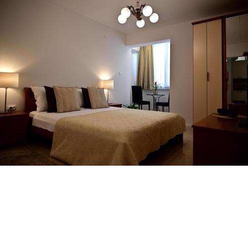 Studio apartment Snjezana