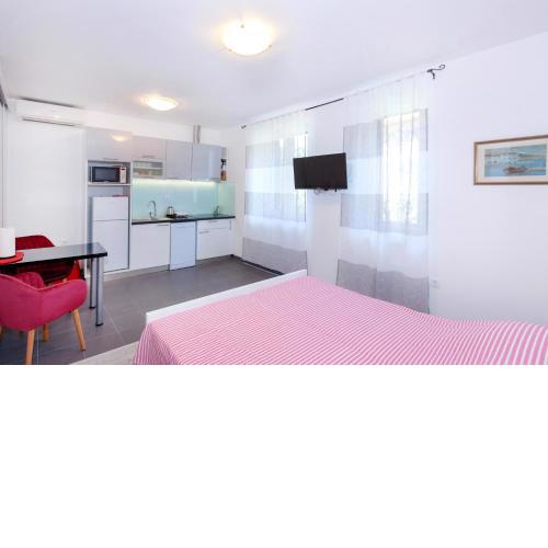 Studio Apartment Toma