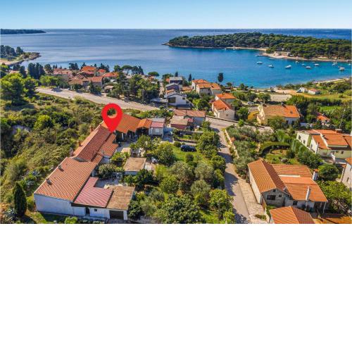 Stunning Apartment In Pula With Kitchen