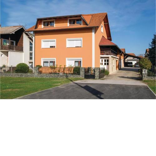Stunning Apartment In Velika Gorica With Wifi