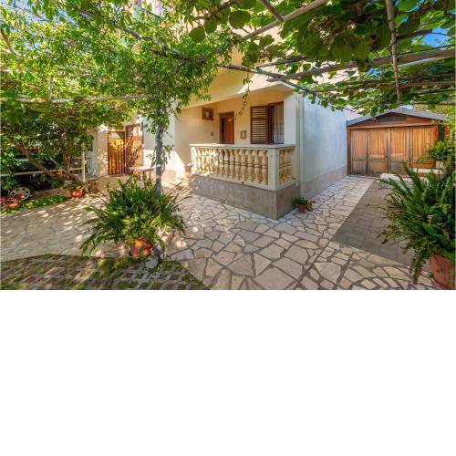 Stunning Apartment In Zadar With Wifi
