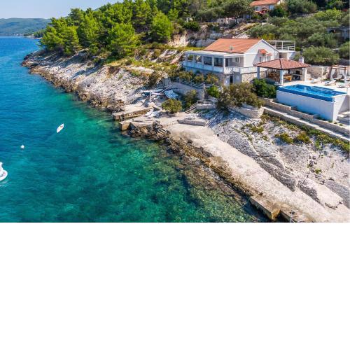 Stunning Home In Blato With Wifi