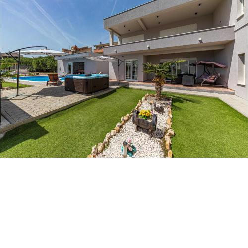 Stunning Home In Kastel Stafilic
