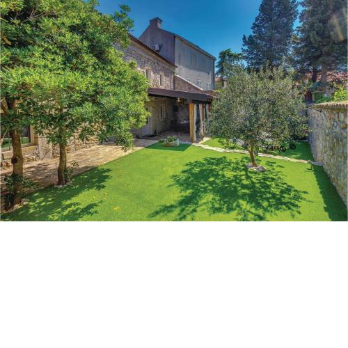 Stunning Home In Novi Vinodolski With Wifi