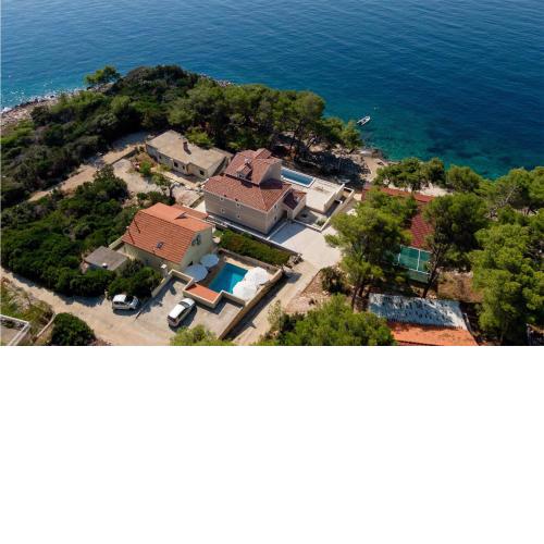 Stunning Home In Prizba