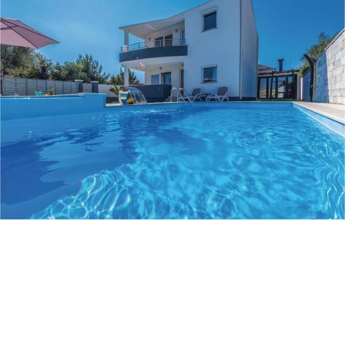Stunning Home In Sukosan