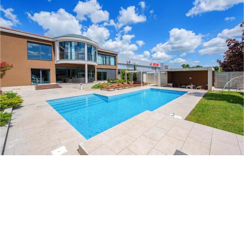 Stunning Home In Zminj