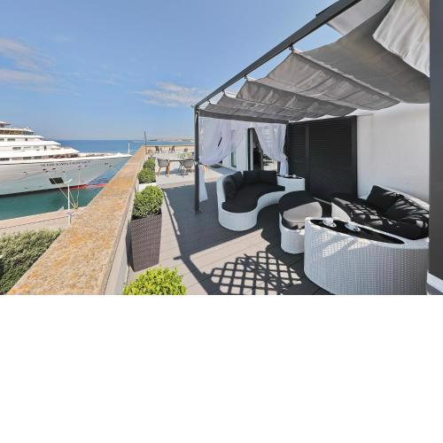 Stunning Sea View Apartment