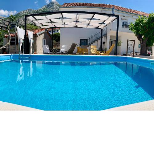 Summer Apartment 2