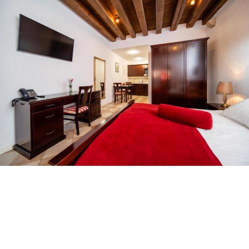 SUNce Palace Apartments with free offsite parking