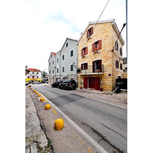Sunny Bobica Apartments