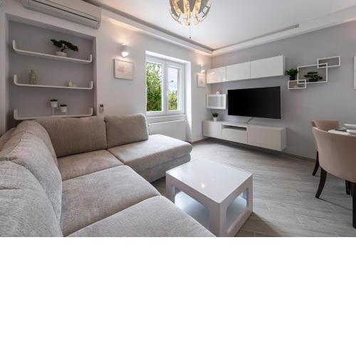 Sunset Premium Residence IV