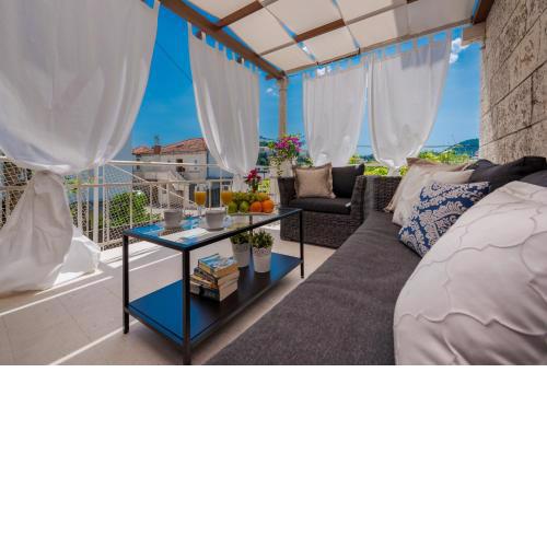 Superior Stunning Apartment Gravosa with a FREE parking