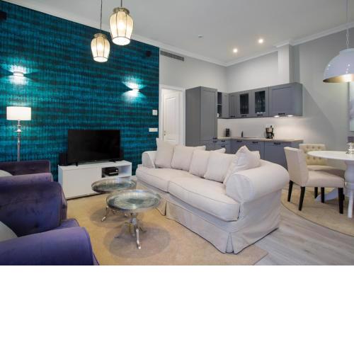 Tailor Two-Bedroom Suite