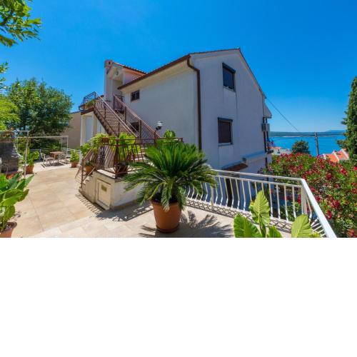 Two-Bedroom Apartment in Crikvenica V