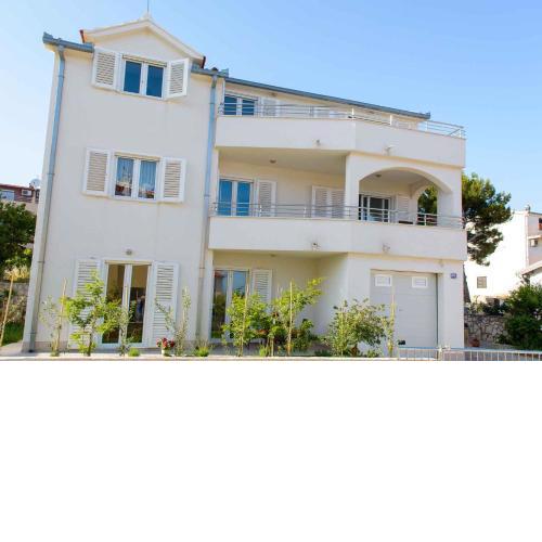 Two-Bedroom Apartment in Okrug Gornji III