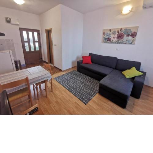 Uncle Apartment