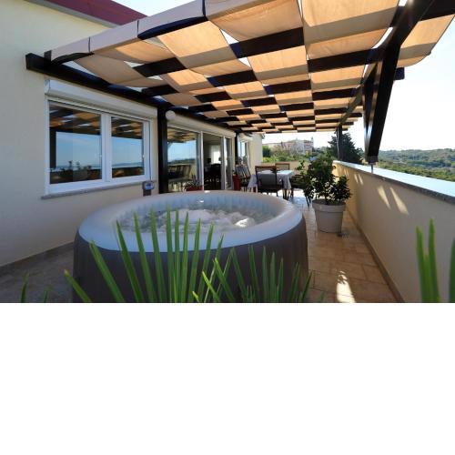 Vanda Land penthouse