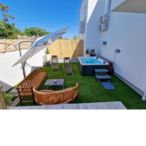 Villa AISHA with private jacuzzi