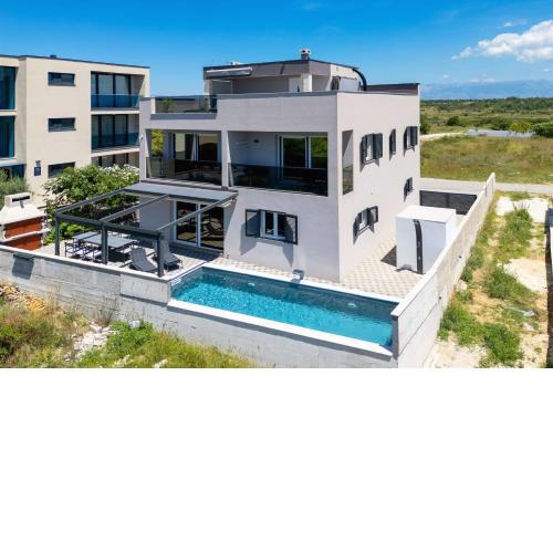 Villa Beverly Hills, Heated Pool, Jacuzzi, 12 People