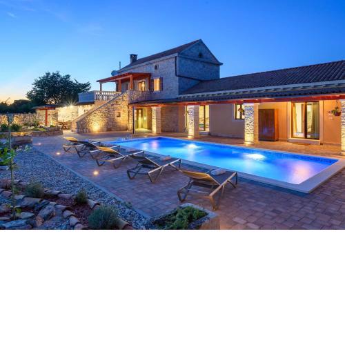 Villa Jacassa with pool and jacuzzi