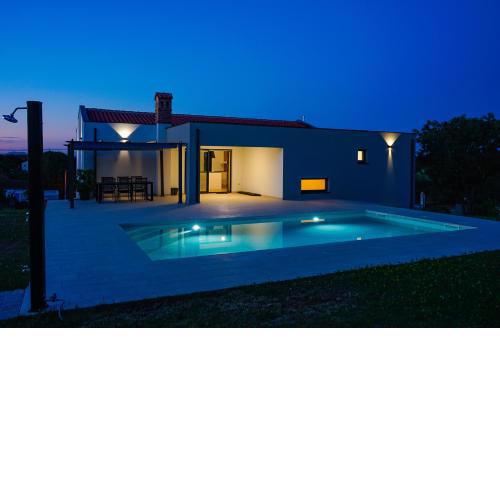 Villa Lia with pool - luxury in Vintijan, near Pula and Medulin