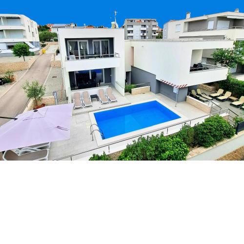 Villa Lumada Pool Apartments