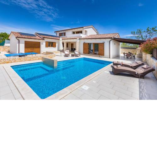 Villa Tea in Central Istria with private pool for 10 persons