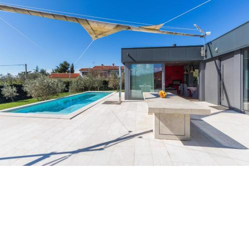 Villa with pool and private garden in Rovinj