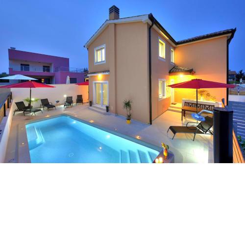 Villa with private pool in village Jadreški