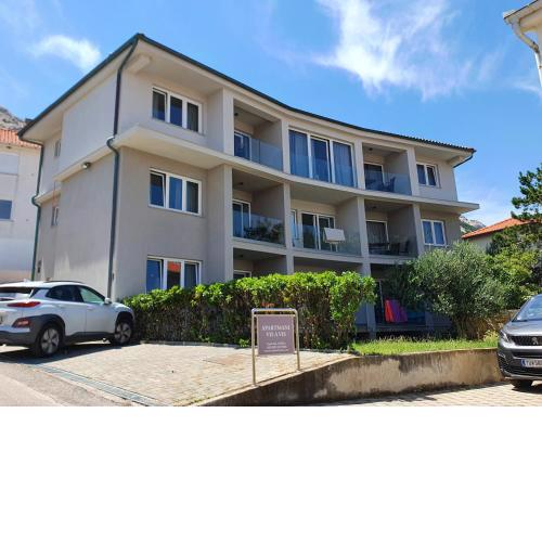 Vis a Vis Apartments