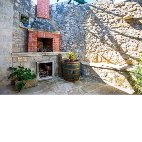 Visilo Stone House