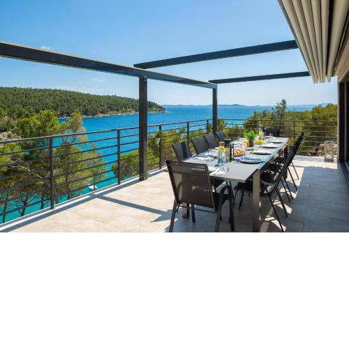 WATERFRONT SEA DREAM VILLA