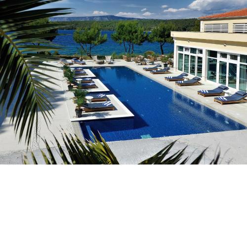 Waterfront Villa Antica, Cheerful 8 bedrooms with pool-Luxury is personal