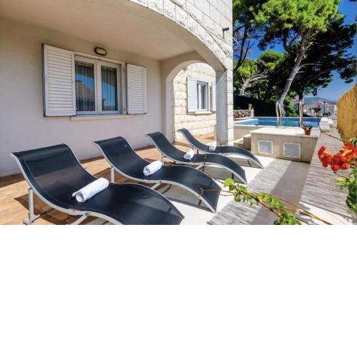 Wave n' Sea Apartment With a Private Pool