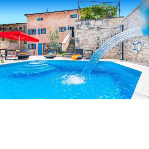 With beautiful natural scenery, charming history and scenic beaches