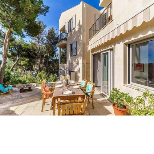 Wohnung mit 2 Schlafzimmer in der Villa Miravala
